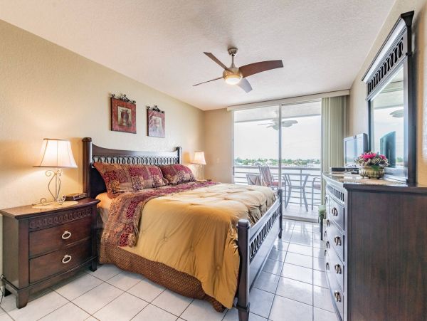 St. Petersburg Vacation Condo Two Bedroom Exceptional with Pool & Views