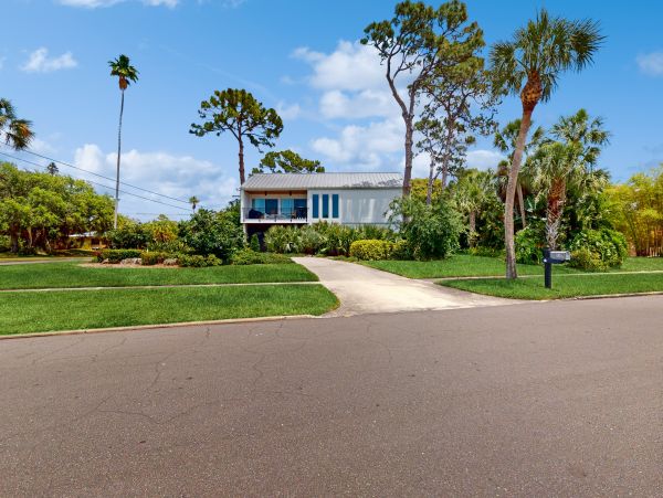Charming Vacation Getaway with 3 Bedrooms in Sarasota