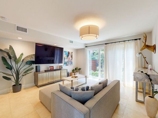 Charming Vacation Getaway with 3 Bedrooms in Sarasota