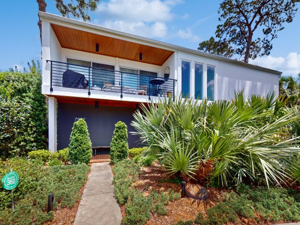 Charming Vacation Getaway with 3 Bedrooms in Sarasota