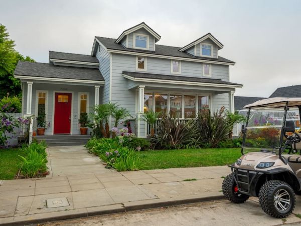 La Jolla Vacation Home Walk to Beach Five Bedroom