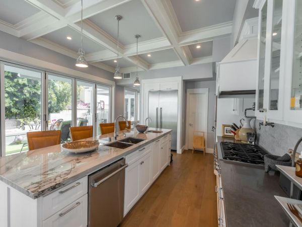La Jolla Vacation Home Walk to Beach Five Bedroom