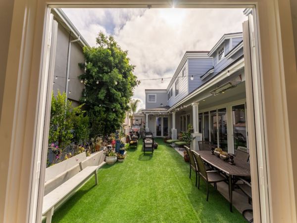 La Jolla Vacation Home Walk to Beach Five Bedroom