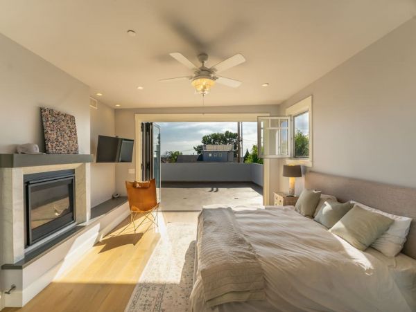 La Jolla Vacation Home Walk to Beach Five Bedroom