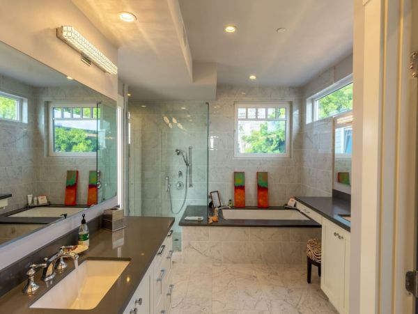 La Jolla Vacation Home Walk to Beach Five Bedroom