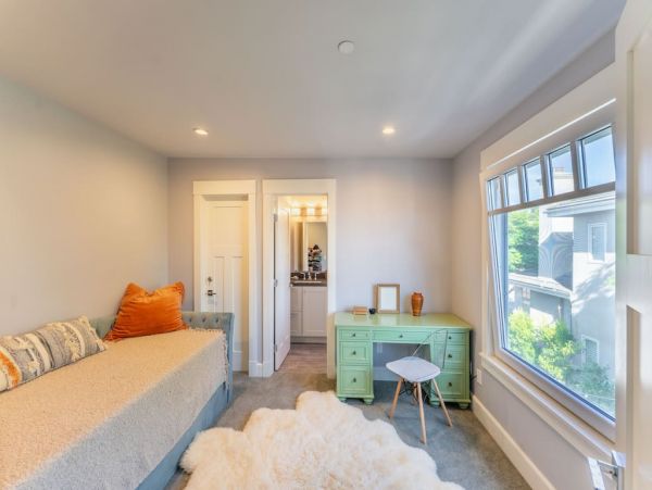 La Jolla Vacation Home Walk to Beach Five Bedroom