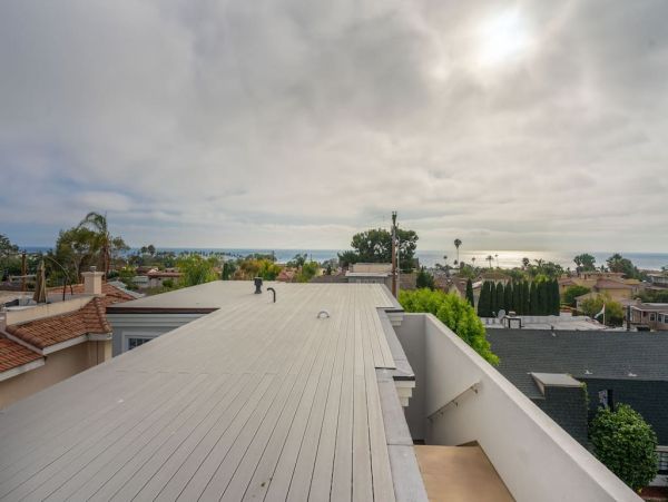 La Jolla Vacation Home Walk to Beach Five Bedroom