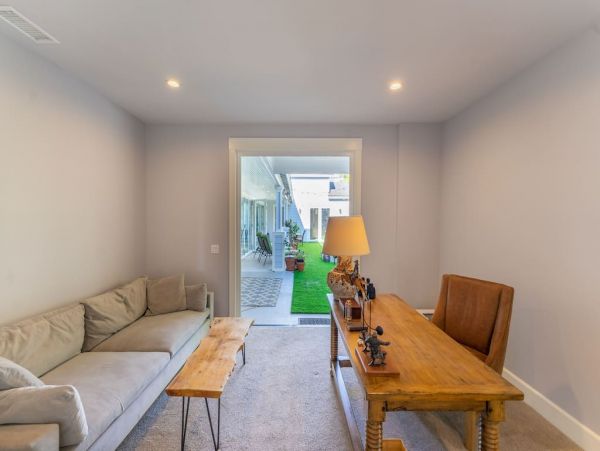 La Jolla Vacation Home Walk to Beach Five Bedroom