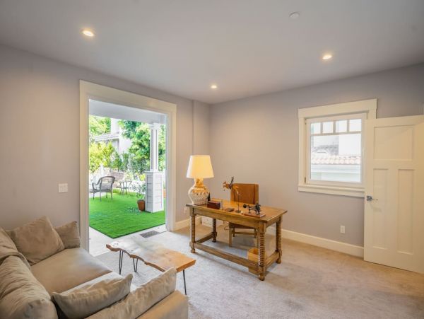 La Jolla Vacation Home Walk to Beach Five Bedroom