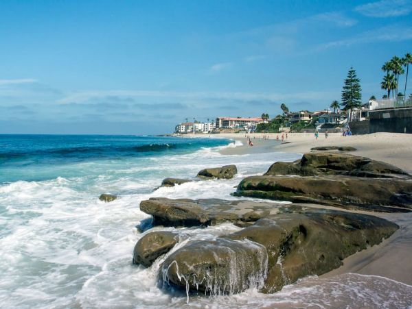 La Jolla Vacation Home Walk to Beach Five Bedroom
