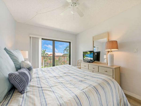Bonita Beach Vacation Condo Two Bedroom Gulf Views