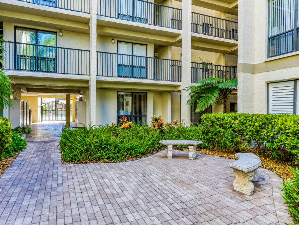 Siesta Key Vacation Condo One Bedroom Sleeps Six Guests