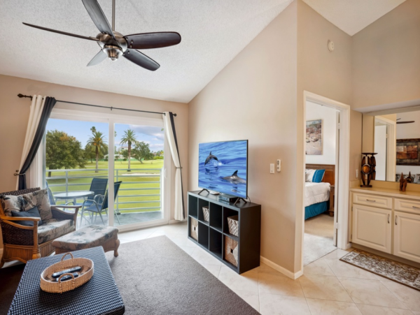 Charming Golf Community 2 Bedroom Condo in St. Petersburg