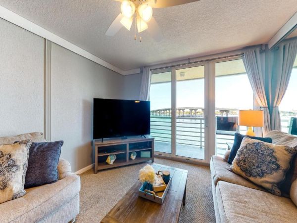 St. Pete Beach Vacation Rental Bayfront Condo with Pool & Balcony Views