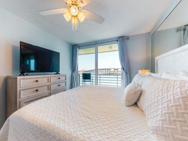 St. Pete Beach Vacation Rental Bayfront Condo with Pool & Balcony Views