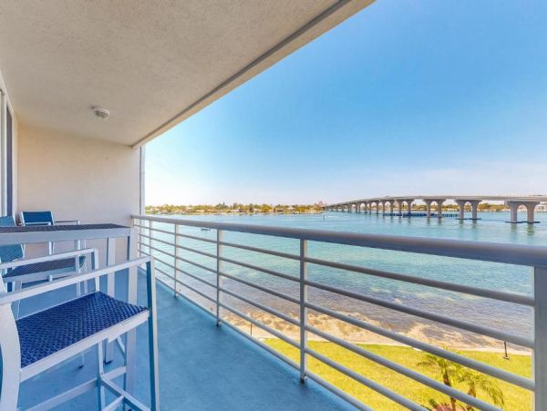 St. Pete Beach Vacation Rental Bayfront Condo with Pool & Balcony Views