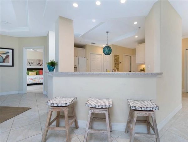 Gulf-Front 3 Bedroom Vacation Condo in Manasota Key Sleeps 6