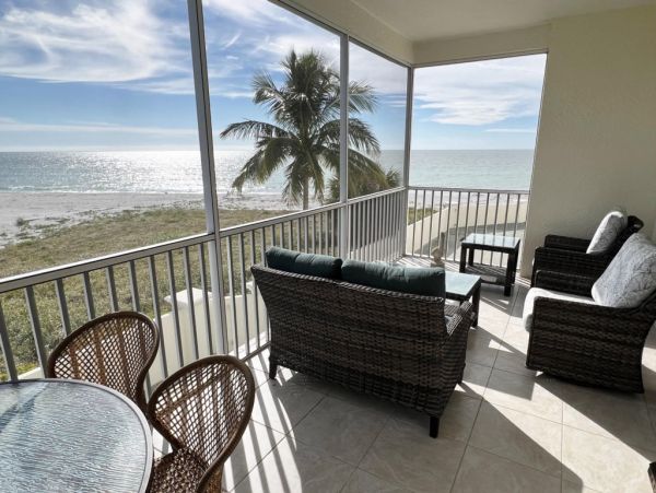 Gulf-Front 3 Bedroom Vacation Condo in Manasota Key Sleeps 6