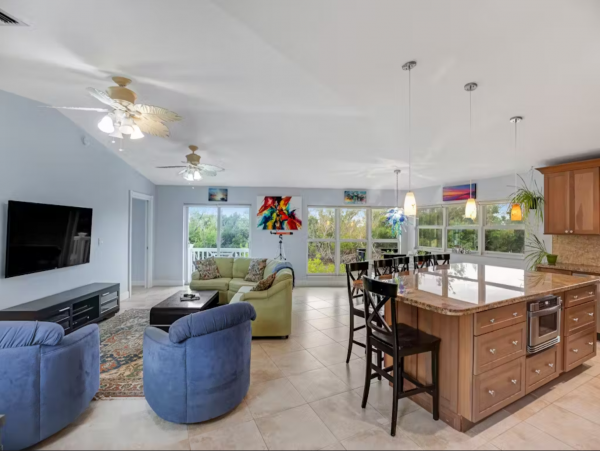 Sombrero Beach Vacation Home with 2 Bedroom, Private Pool