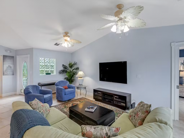 Sombrero Beach Vacation Home with 2 Bedroom, Private Pool