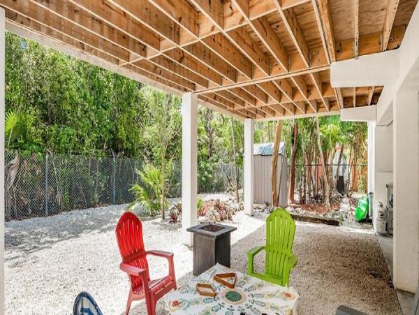 Peaceful Marathon Vacation Home