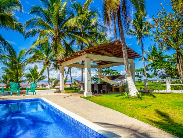 Lovely Beachfront 2 Bedroom Home with Private Pool