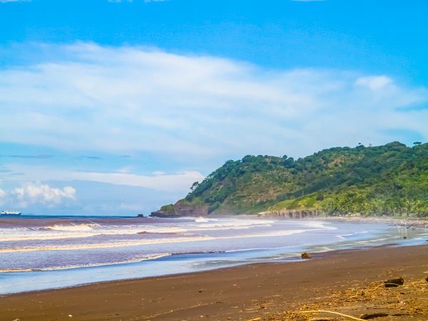 Lovely Beachfront 2 Bedroom Home with Private Pool