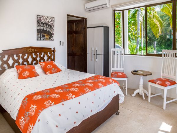Lovely Beachfront 2 Bedroom Home with Private Pool