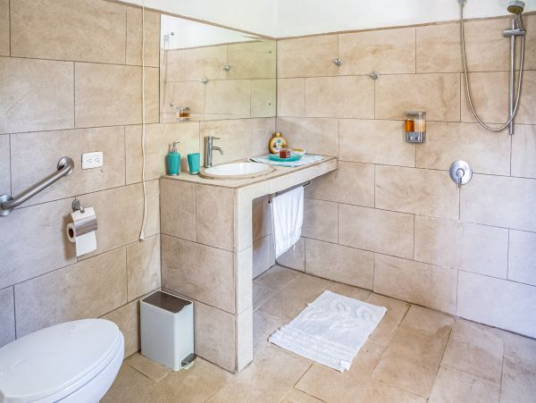 Lovely Beachfront 2 Bedroom Home with Private Pool