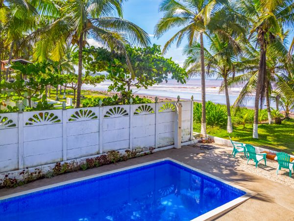 Lovely Beachfront 2 Bedroom Home with Private Pool