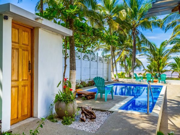 Lovely Beachfront 2 Bedroom Home with Private Pool