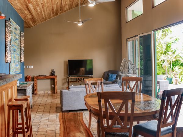 Quepos Vacation Rental with Private Infinity Pool Near Manuel Antonio