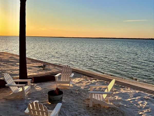 Beachfront Luxury Vacation Home in Navarre Sleeps 13 Guests