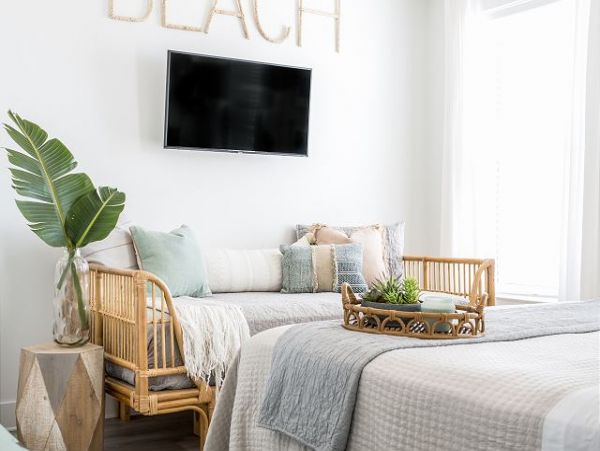 Beachfront Luxury Vacation Home in Navarre Sleeps 13 Guests