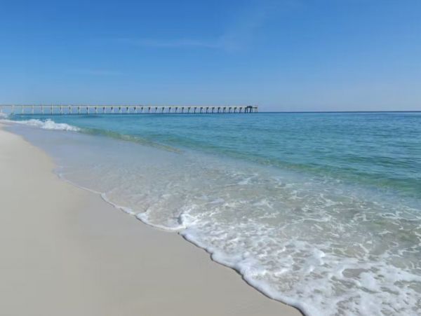 Beachfront Luxury Vacation Home in Navarre Sleeps 13 Guests