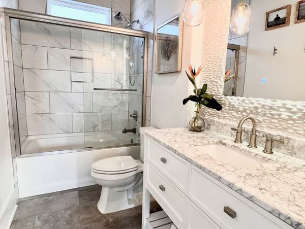 Beachfront Luxury Vacation Home in Navarre Sleeps 13 Guests