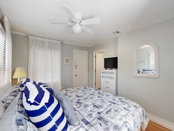 Charming Venice Vacation Rental Near Downtown & Beach
