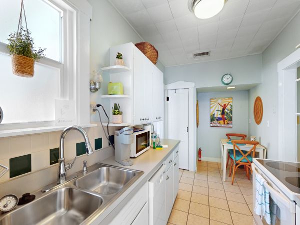 Charming Venice Vacation Rental Near Downtown & Beach
