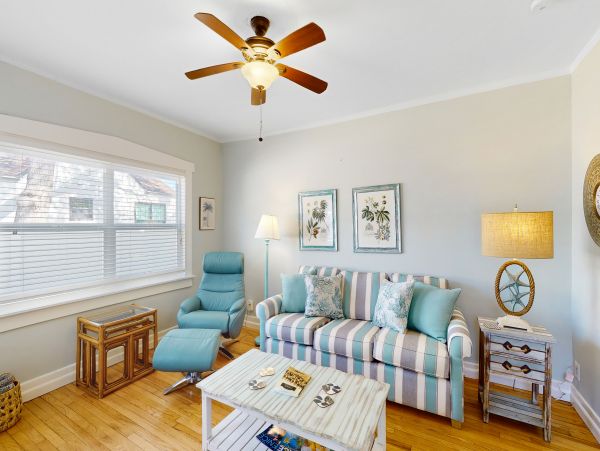 Charming Venice Vacation Rental Near Downtown & Beach