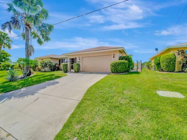Venice Four Bedroom Waterfront Home with Heated Pool