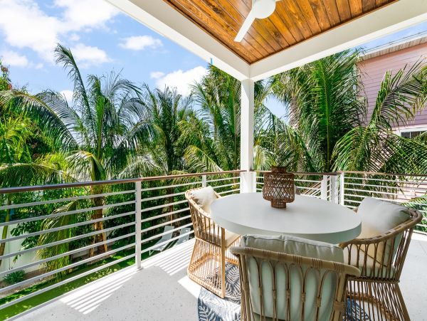 Anna Maria Vacation Home Four Bedroom Walk to Beach