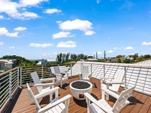 Anna Maria Vacation Home Four Bedroom Walk to Beach