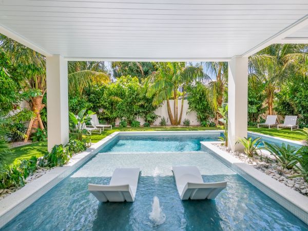 Anna Maria Vacation Home Four Bedroom Walk to Beach