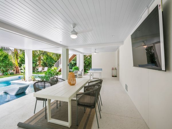Anna Maria Vacation Home Four Bedroom Walk to Beach