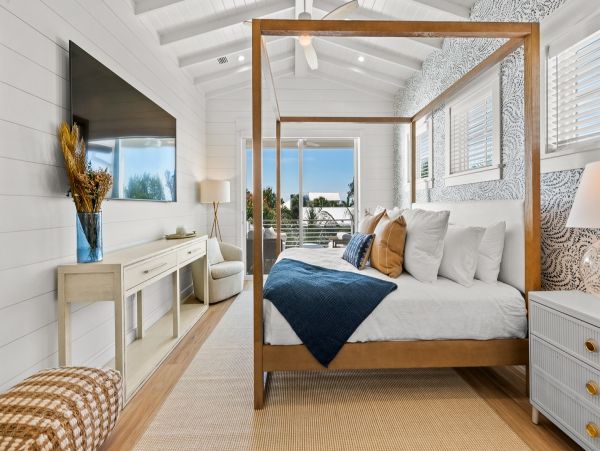 Anna Maria Vacation Home Four Bedroom Walk to Beach