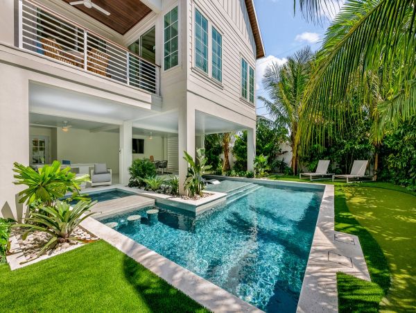 Anna Maria Vacation Home Four Bedroom Walk to Beach