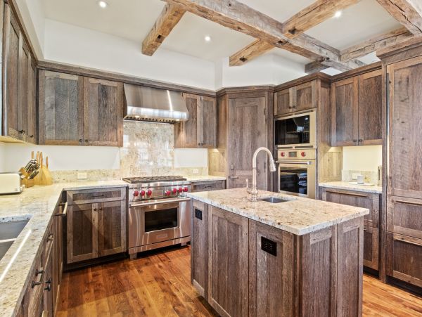 Luxury 5 Bedroom Vacation Home in Jackson Hole with Hot Tub