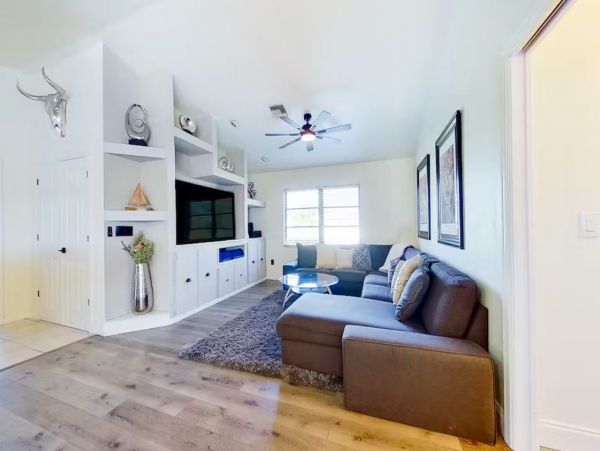 Cape Coral Canal-Front 4 Bedroom Vacation Pool Home Sleeps 9