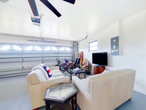 Cape Coral Canal-Front 4 Bedroom Vacation Pool Home Sleeps 9