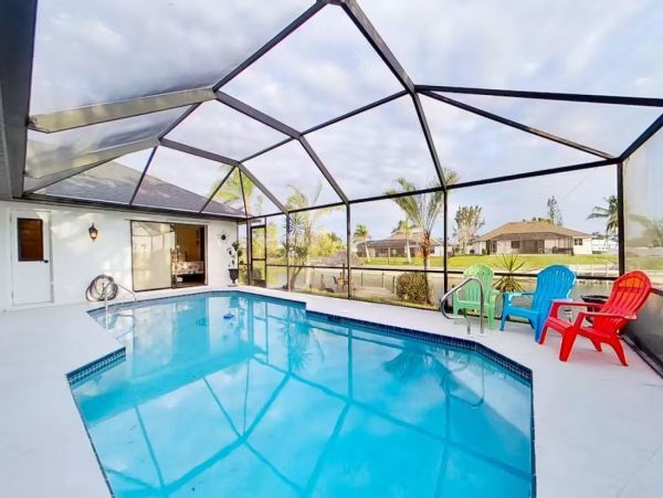 Cape Coral Canal-Front 4 Bedroom Vacation Pool Home Sleeps 9